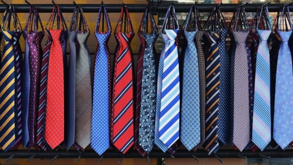 Pourquoi les hommes portent-ils une cravate ?