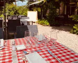 Entièrement rénovée, L’Auberge de la Cotonne a repris du service