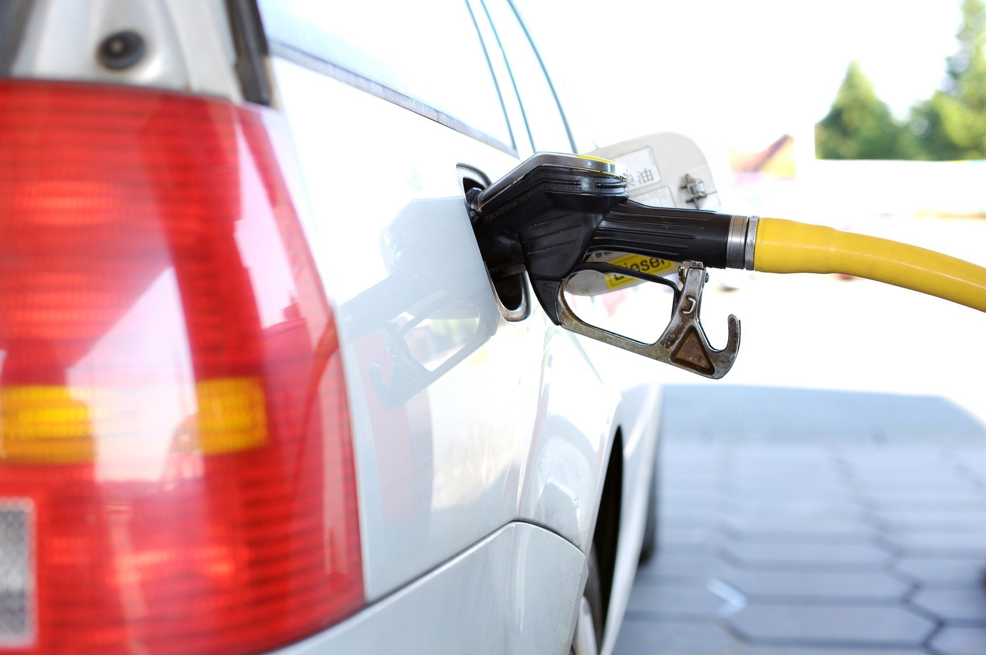 Comment comparer facilement les prix du carburant