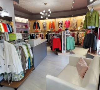 Folie Douce, une collection pétillante pour vos tenues de cérémonies