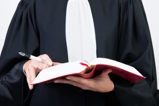 Pourquoi un avocat ne doit-il pas dénoncer son client meurtrier ?